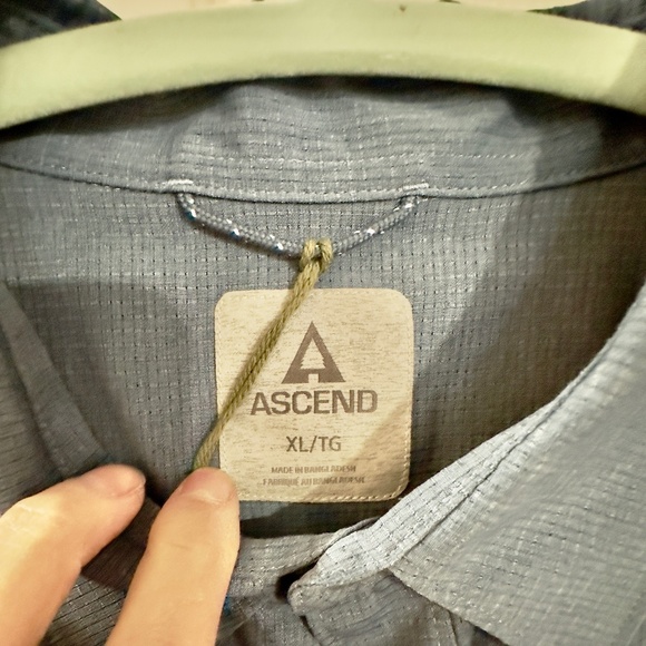 Ascend Zephyr Button-Down Short-Sleeve Shirt for Men - Picture 2 of 3